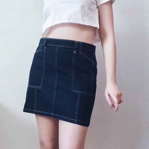 Urban Outfitters Denim Mini Skirt Darkwash Small - Picture 2 of 7